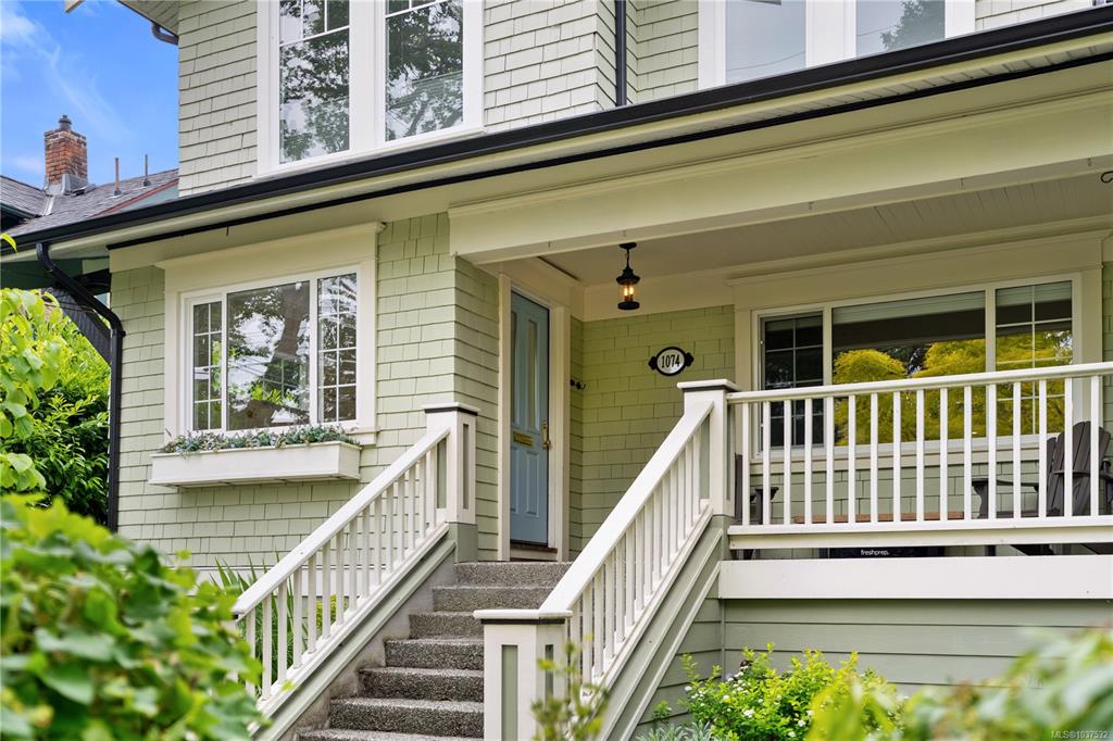 Third View of 1074 Oliver St, Oak Bay, BC, V8S 4W7