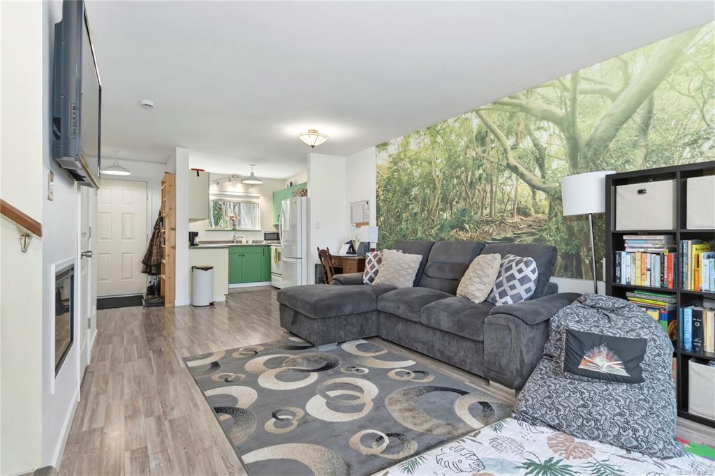 Third View of 555 Rockland Rd, Creekside Village, Campbell River, BC, V9W 8B7