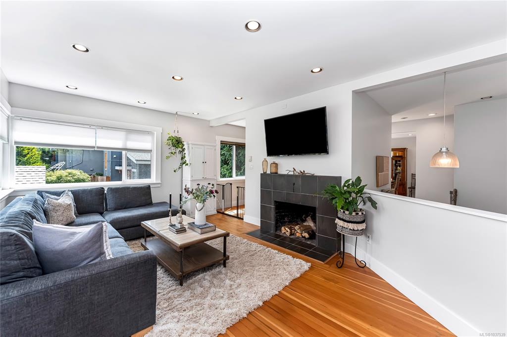 Fourth View of 1779 Lillian Rd, Victoria, BC, V8S 1L3