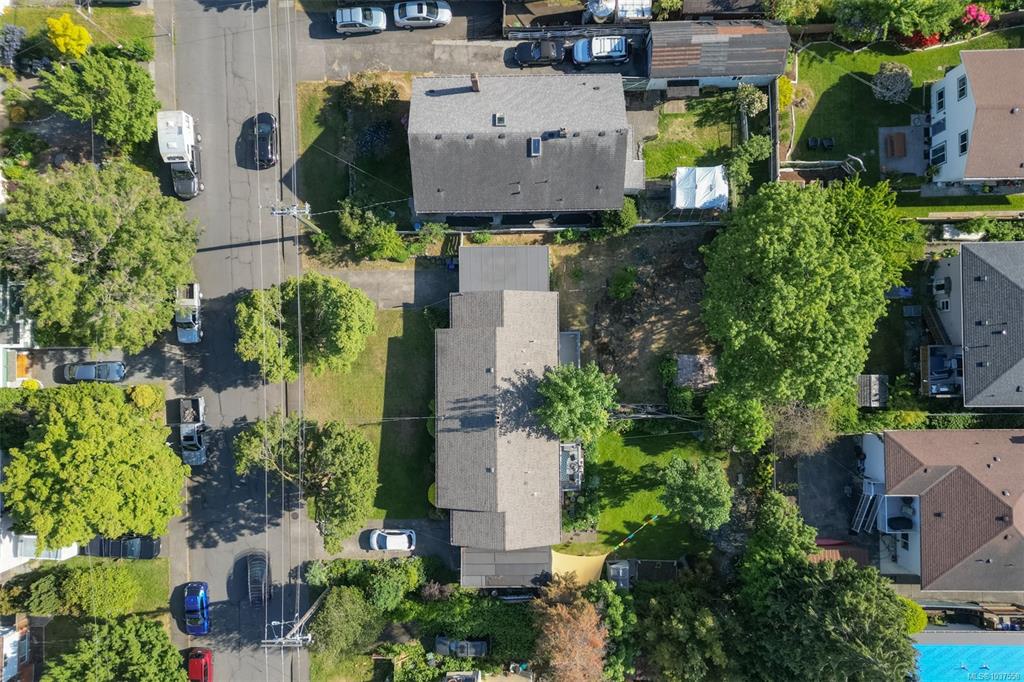 Third View of 2550 2552 Belmont Ave, Victoria, BC, V8R 4A4
