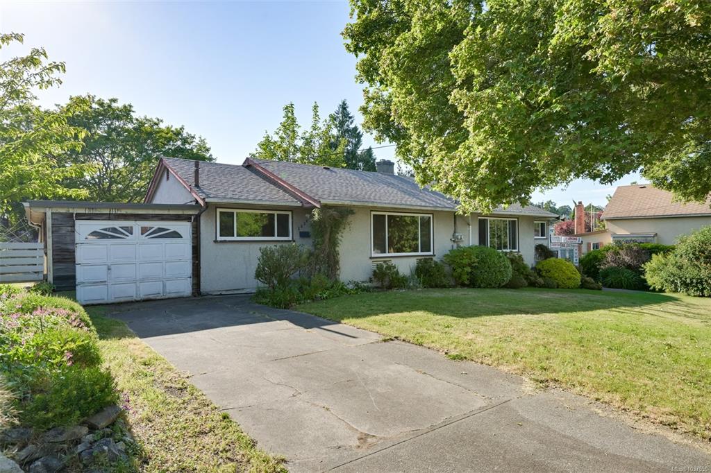Fourth View of 2550 2552 Belmont Ave, Victoria, BC, V8R 4A4