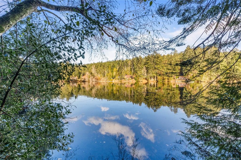 808 Rainbow Rd, 1037567, BC,