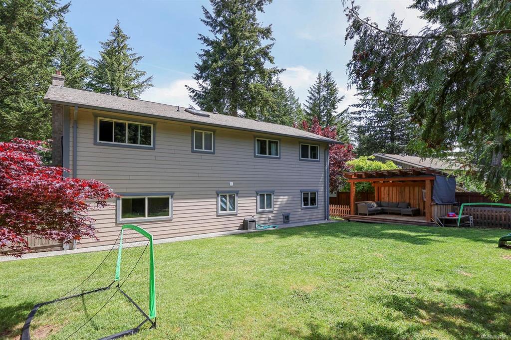 Fourth View of 8045 Harmony Cres, Merville, BC, V0R 2M0