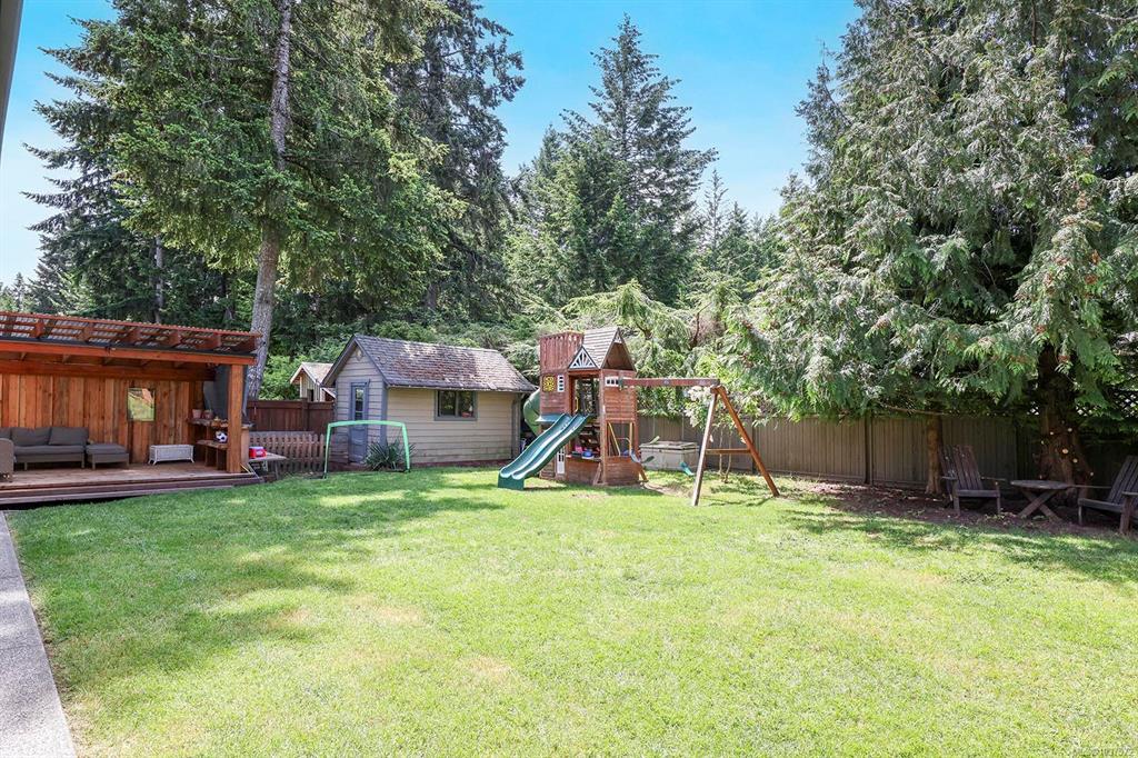 Fifth View of 8045 Harmony Cres, Merville, BC, V0R 2M0