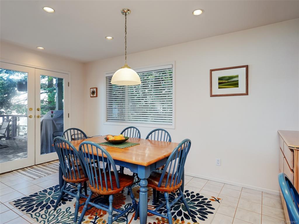 Fifth View of 85 Mckenzie Cres, Piers Island, BC, V8L 5Y7