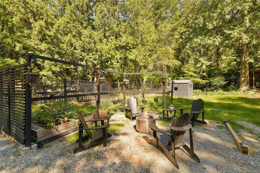 Fifth View of 506 Bluff Way, Mayne Island, BC, V0N 2J2