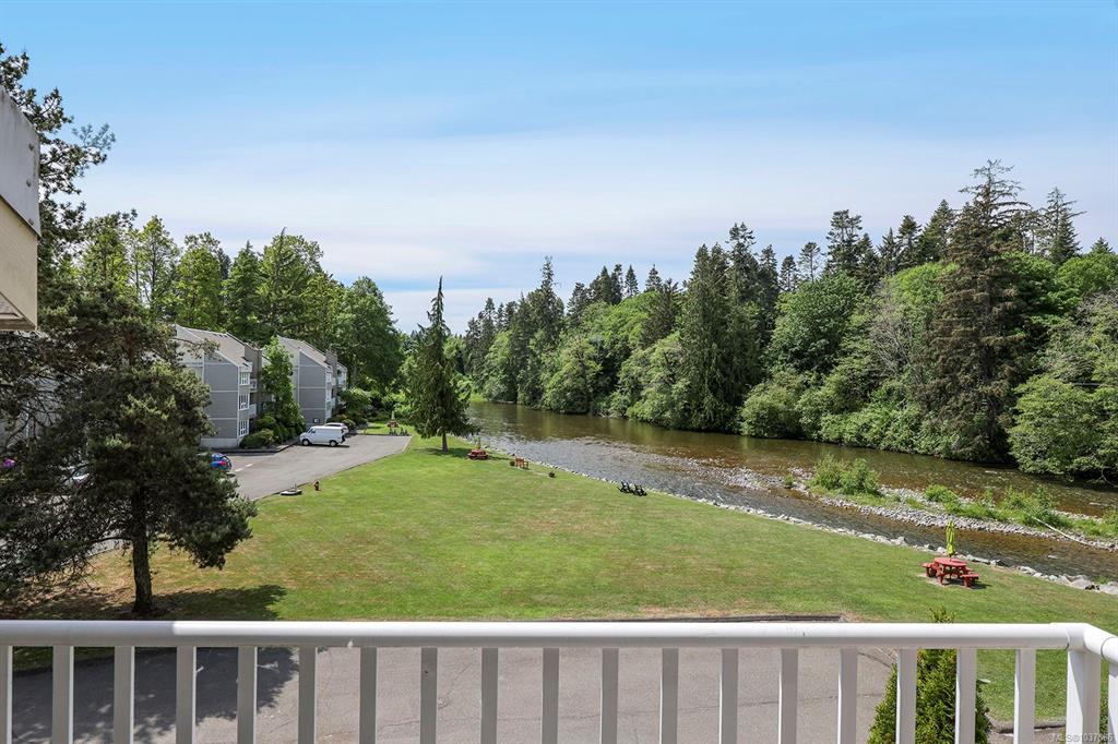 205 1st St, 1037586, BC,