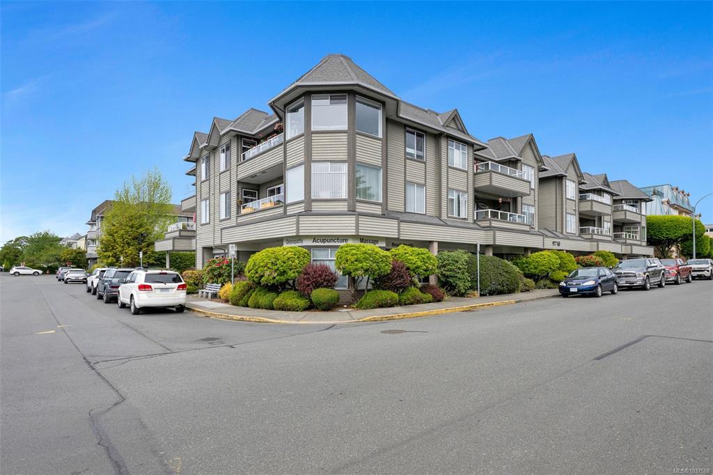 9710 Second St, 1037588, BC,
