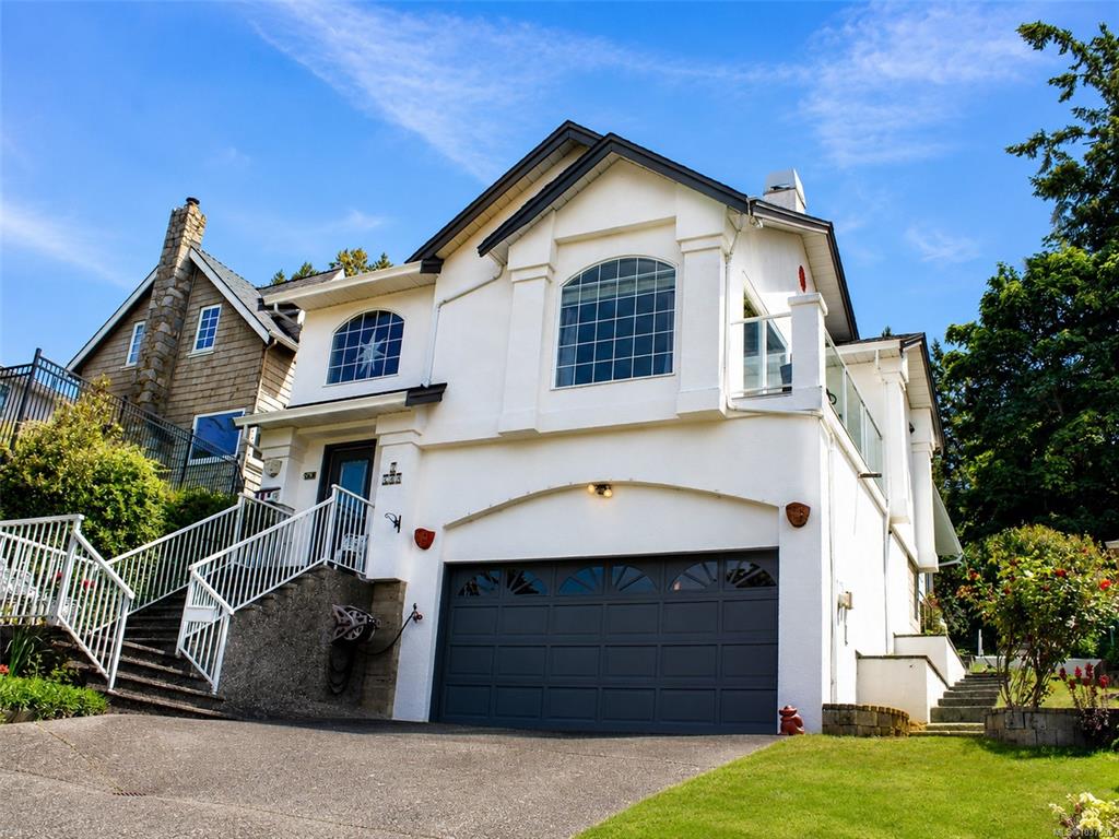 709 Luscombe Pl, 1037595, BC,
