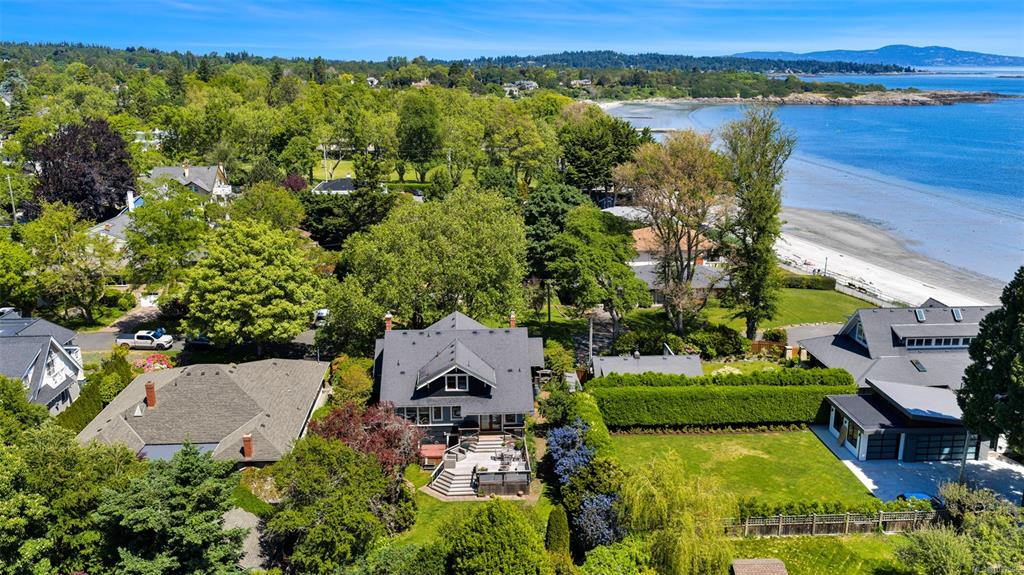 Fourth View of 2753 Cavendish Ave, Oak Bay, BC, V8R 2G7