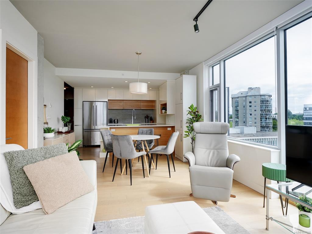 Fourth View of 989 Johnson St, Victoria, BC, V8V 0E3