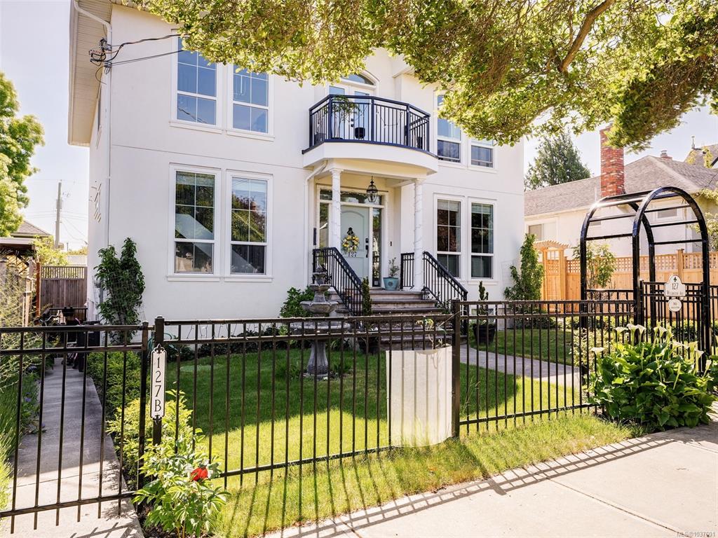Second View of 127 Wellington Ave, Victoria, BC, V8V 4H8