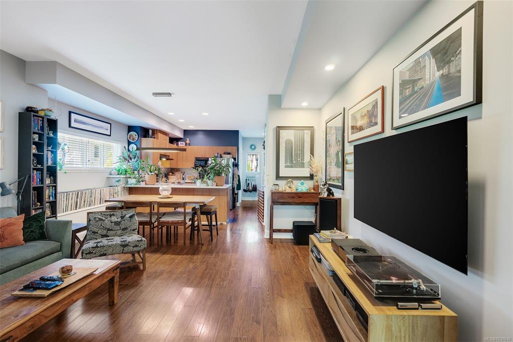 Fourth View of 860 Princess Ave, Crystal Court, Victoria, BC, V8T 1K8