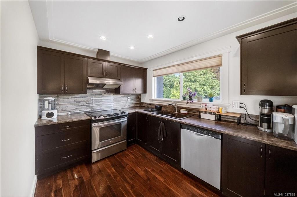Fifth View of 4425 Torrington Rd, Saanich, BC, V8N 4N8