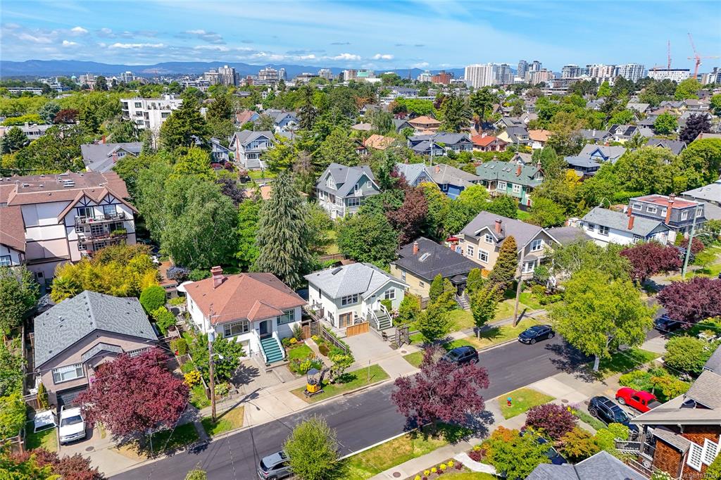 Third View of 548 Cornwall St, Victoria, BC, V8V 4L1