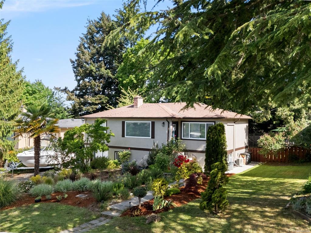 Third View of 1232 Pearce Cres, Saanich, BC, V8X 3S9