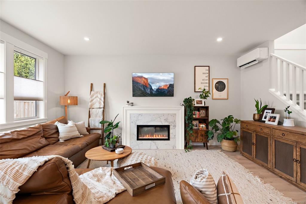 Third View of 2274 Evelyn Lane, Woodland Creek, Sooke, BC, V9Z 0W3