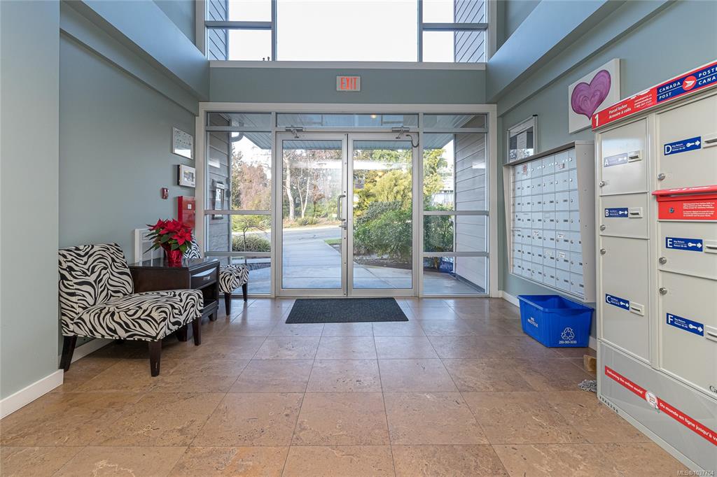 Fifth View of 1405 Esquimalt Rd, Esquimalt, BC, V9A 0A4