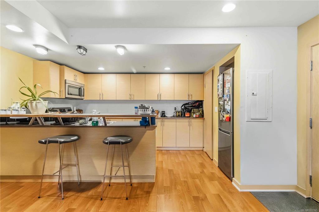 Fifth View of 787 Tyee Rd, Bond's Landing, Victoria, BC, V9A 7R5
