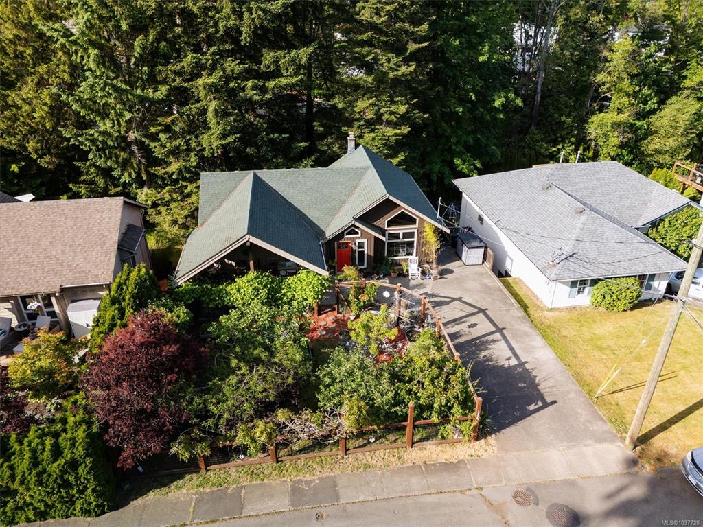 Second View of 1456 Hurford Ave, Courtenay, BC, V9N 6X3