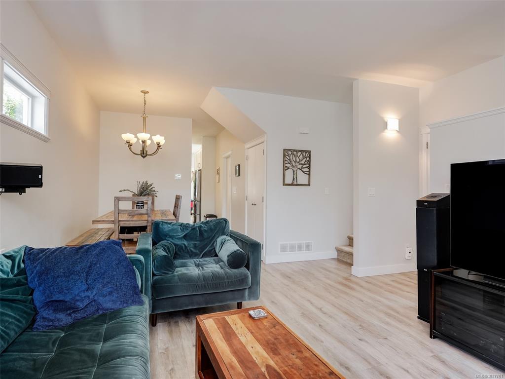 Third View of 2251 Eastdowne Rd, Oak Bay, BC, V8R 5P5