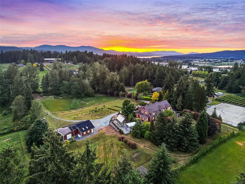 Third View of 6429 Bryn Rd, Central Saanich, BC, V8M 1X6