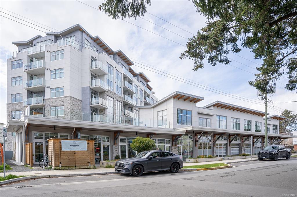 916 Lyall St, 1037784, BC,