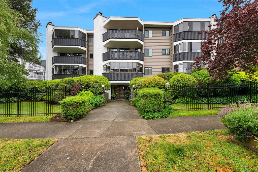 1031 Burdett Ave N, 1037788, BC,