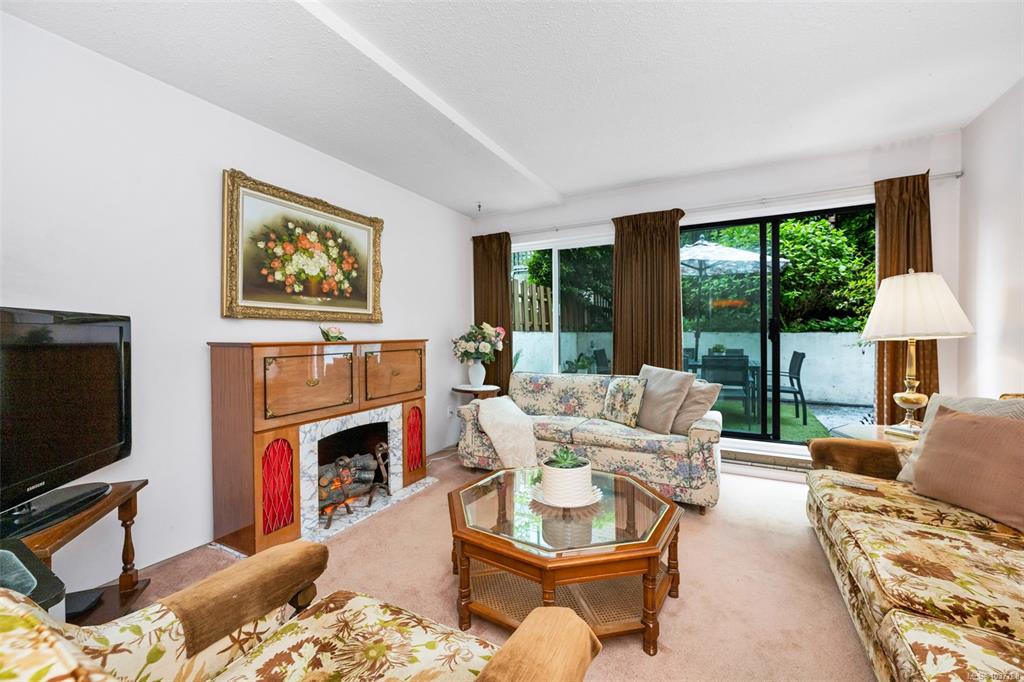 Fourth View of 1031 Burdett Ave N, Victoria, BC, V8V 3G9