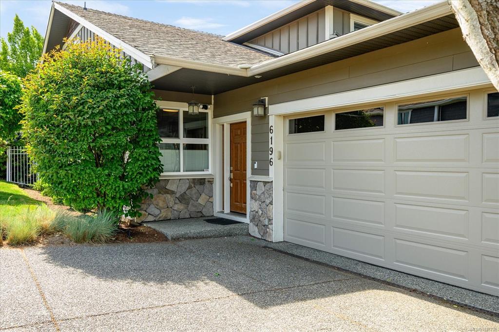 6196 Strathcona Pl, 1037790, BC,