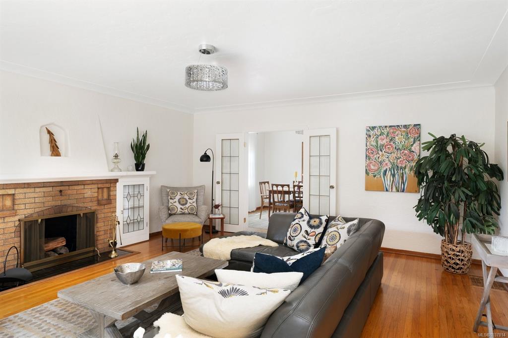 Fifth View of 1066 Finlayson St, Victoria, BC, V8T 2T7