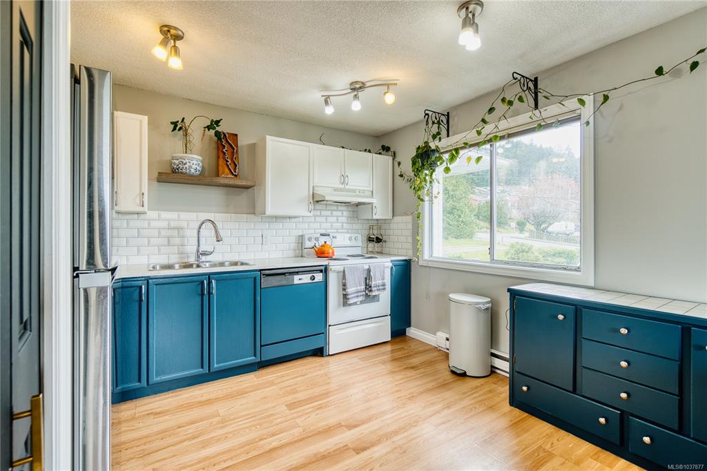 4801 Hammond Bay Rd, 1037877, BC,