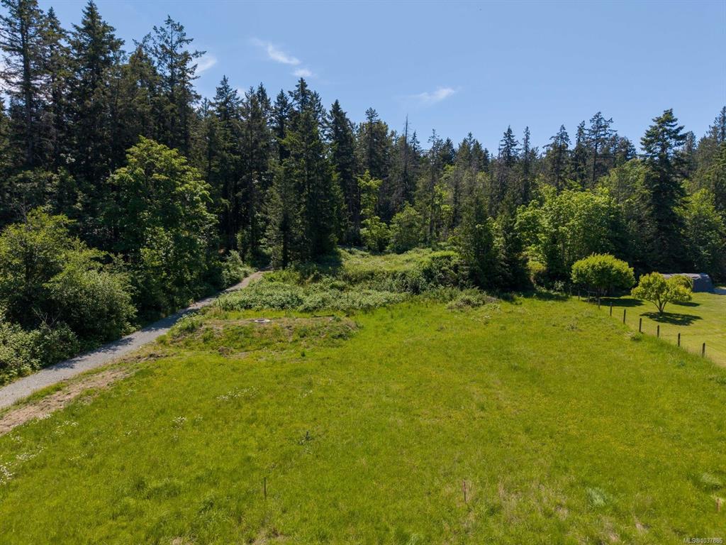 Third View of 1220 Clayton Rd, North Saanich, BC, V8L 5V3
