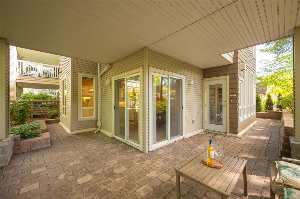 5685 Edgewater Lane, 1037910, BC,