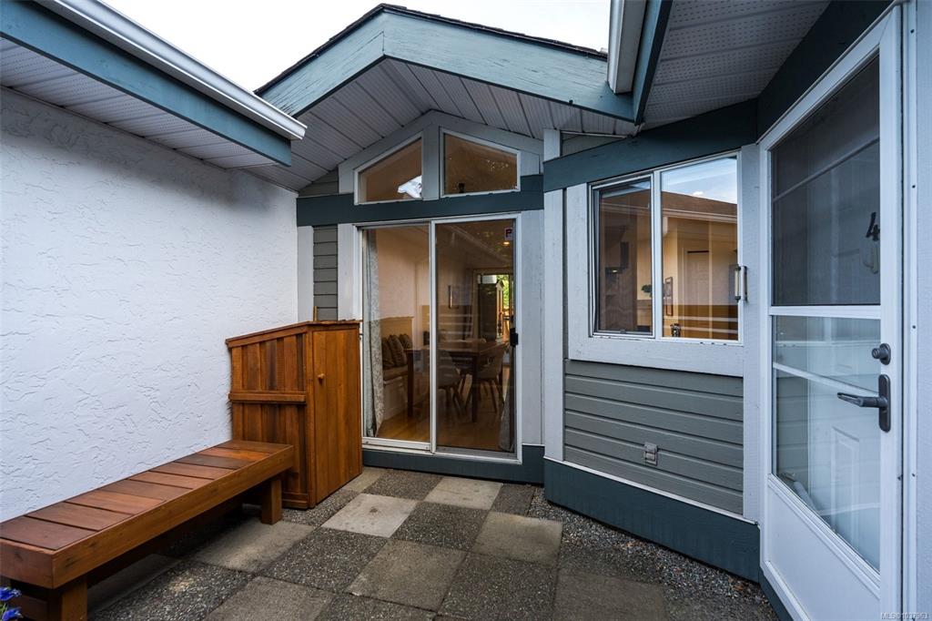 Third View of 3221 Wordsworth St, Saanich, BC, V8P 4B7