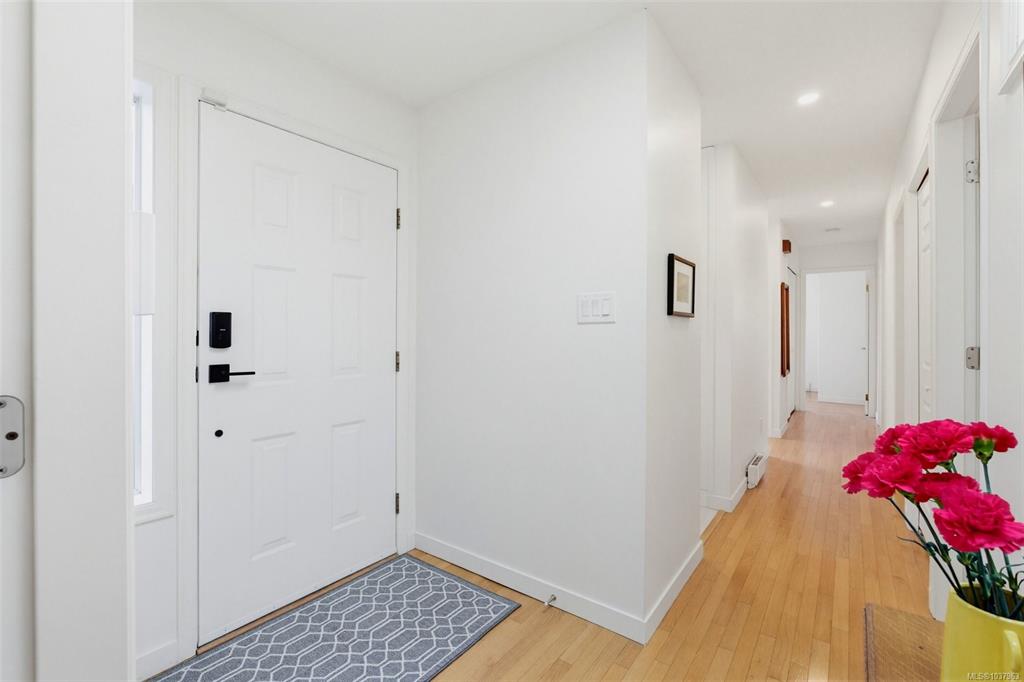 Fourth View of 3221 Wordsworth St, Saanich, BC, V8P 4B7