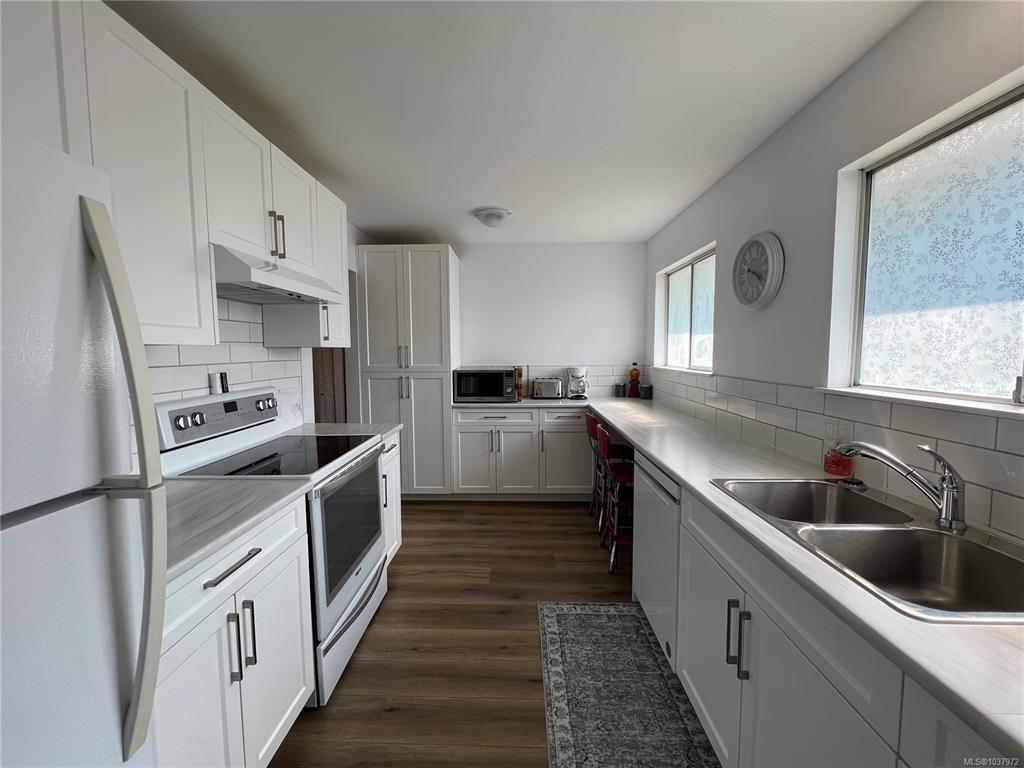 Third View of 537 Maquinna Dr N, Tahsis, BC, V0P 1X0