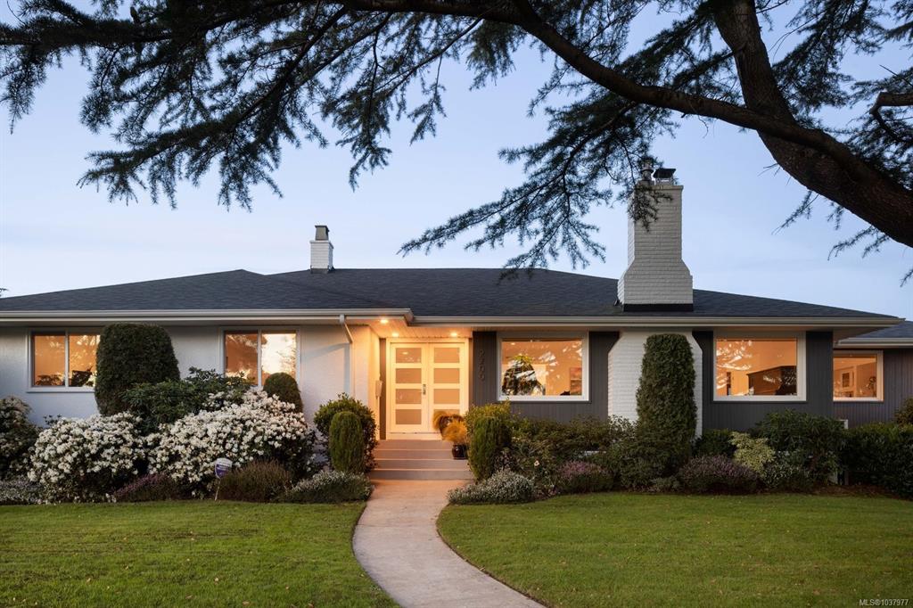 Fifth View of 2700 Dorset Rd, Oak Bay, BC, V8R 3N1