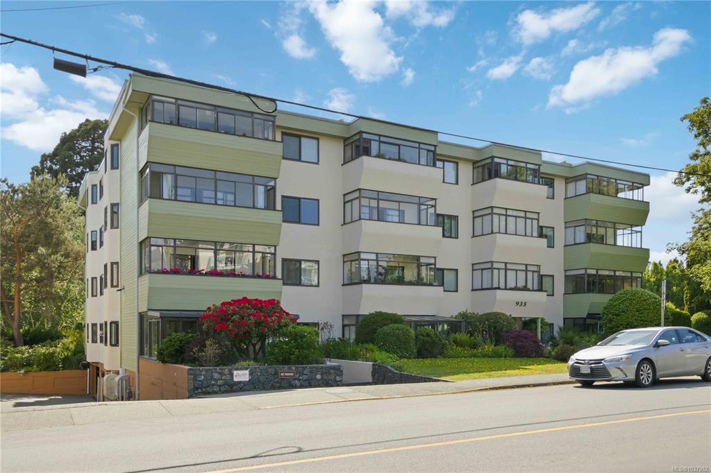 Third View of 935 Fairfield Rd, Victoria, BC, V8V 3A3