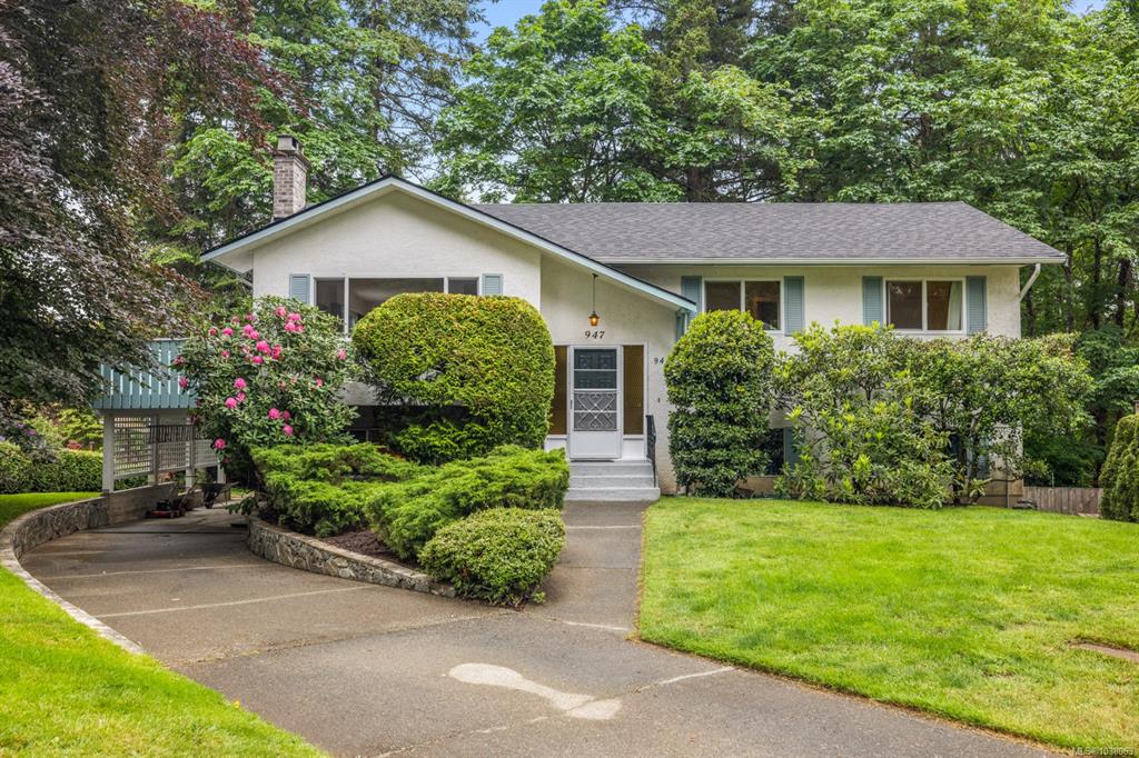 Second View of 947 Peggy Anne Cres, Central Saanich, BC, V8M 1E5