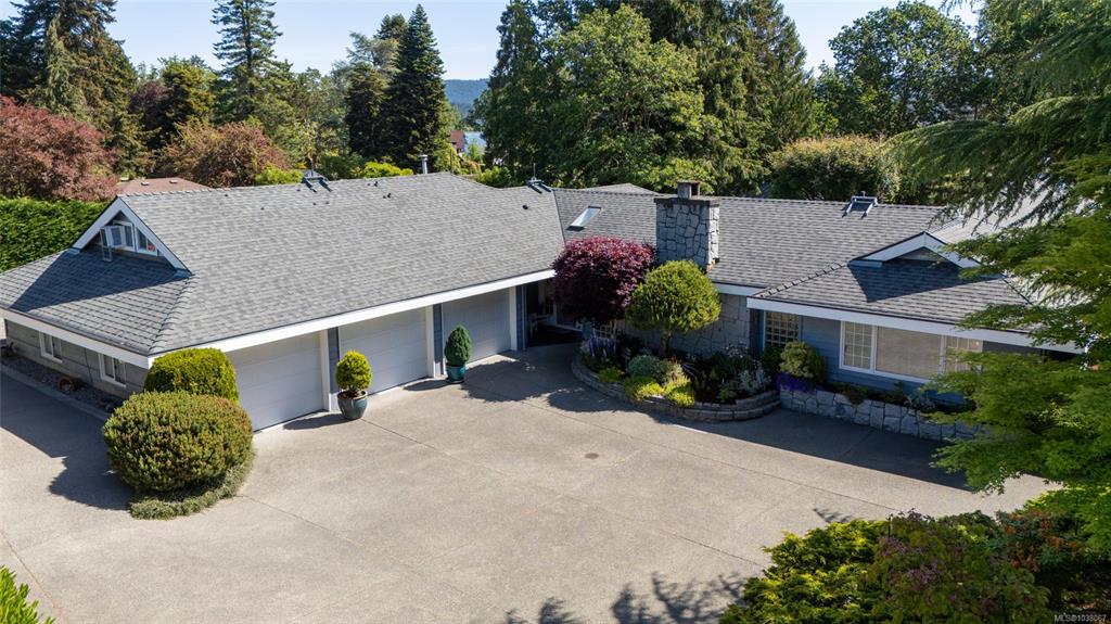 2221 Tarn Pl, 1038067, BC,