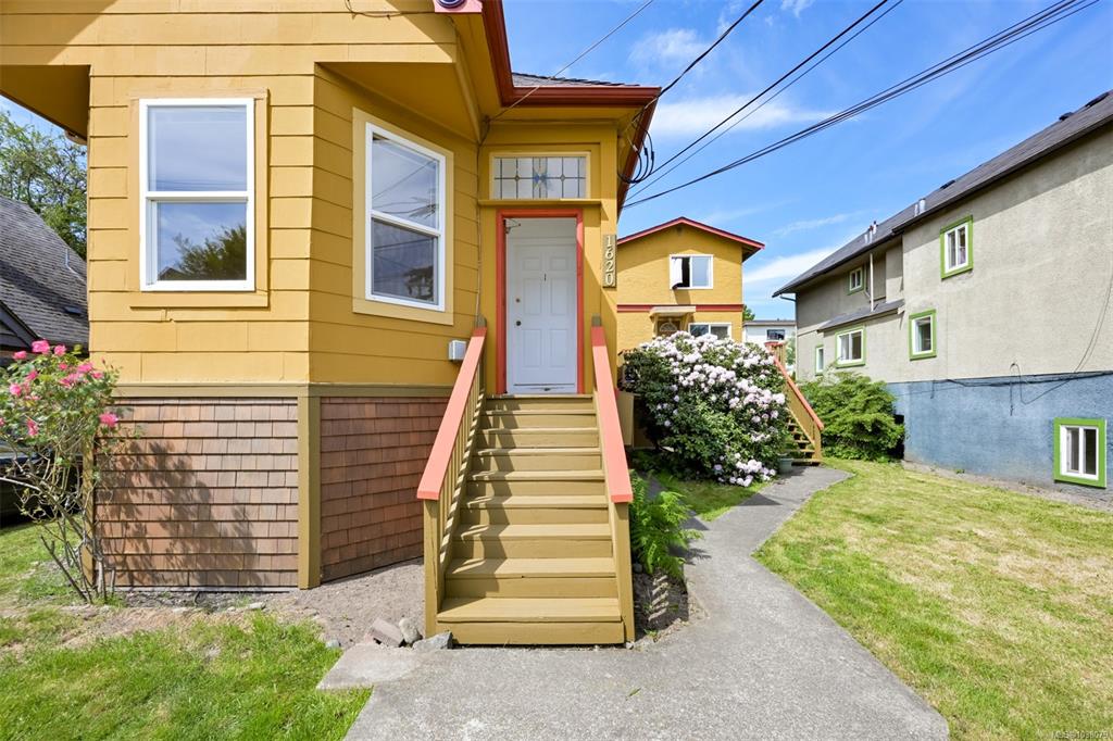 Fourth View of 1620 Camosun St, Victoria, BC, V8T 3E6