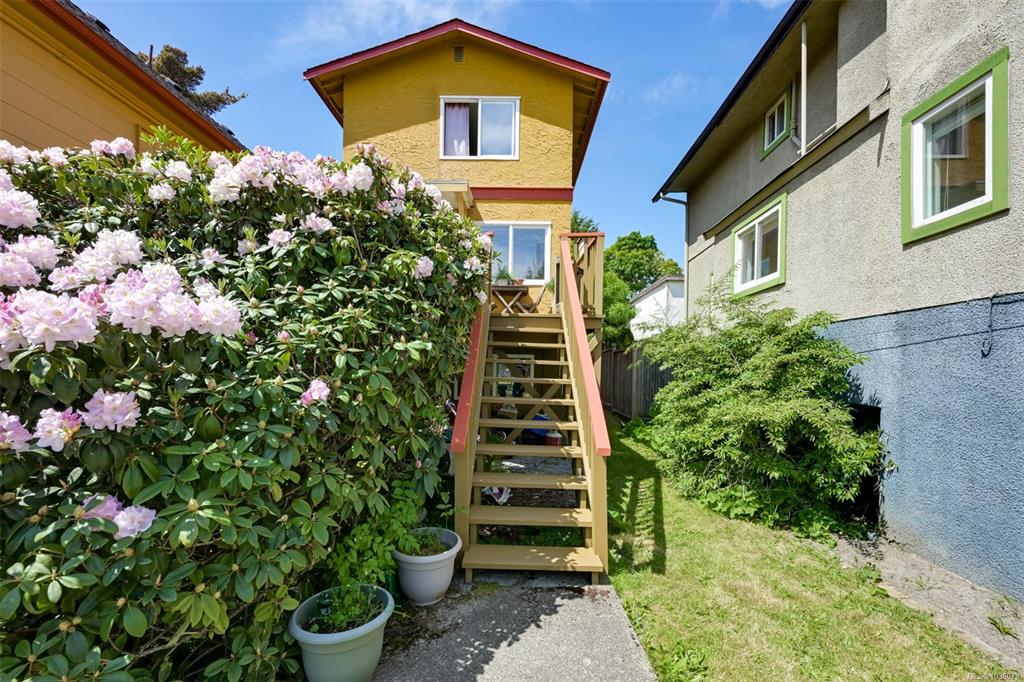 Fifth View of 1620 Camosun St, Victoria, BC, V8T 3E6