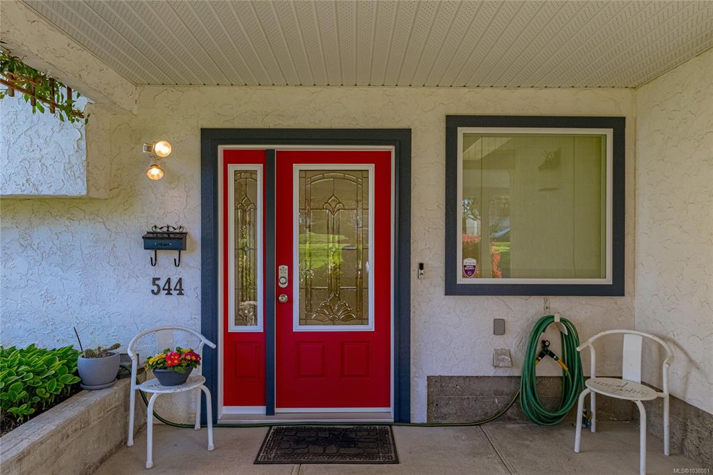Fourth View of 544 Riel Pl W, Saanich, BC, V8Z 2J1