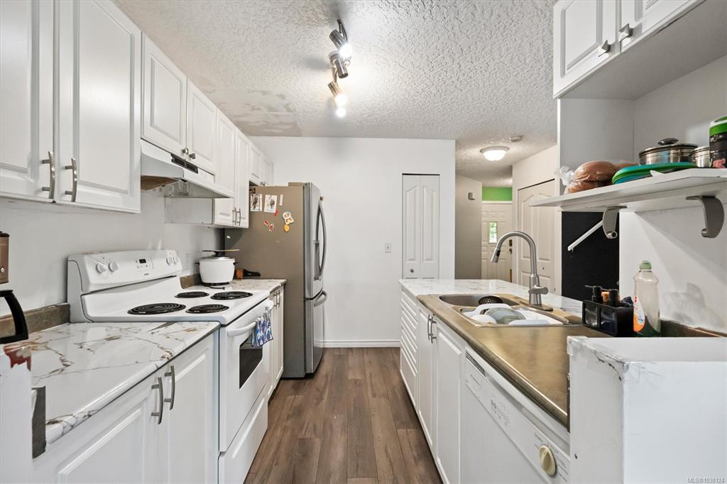 Fifth View of 717 Aspen Rd, Meadow Glen, Comox, BC, V9M 3X4