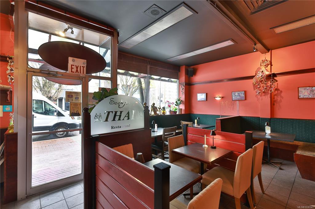 Third View of 893 Fort St, Victoria, BC, V8W 1H7