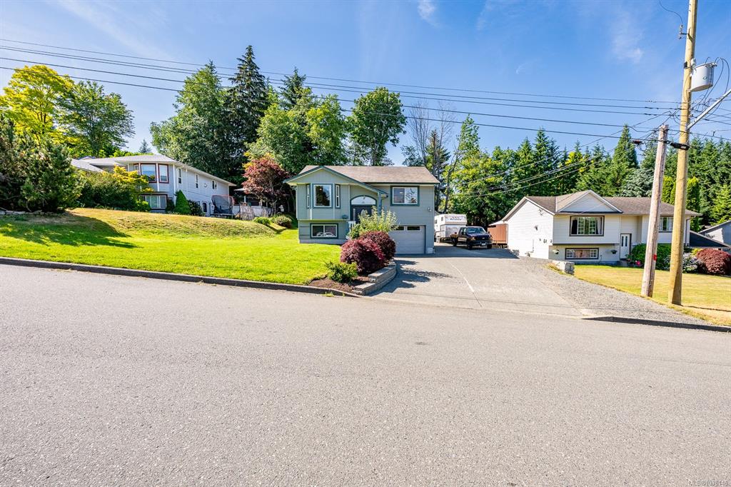 Third View of 809 Willowcrest Rd, Campbell River, BC, V9W 5L1