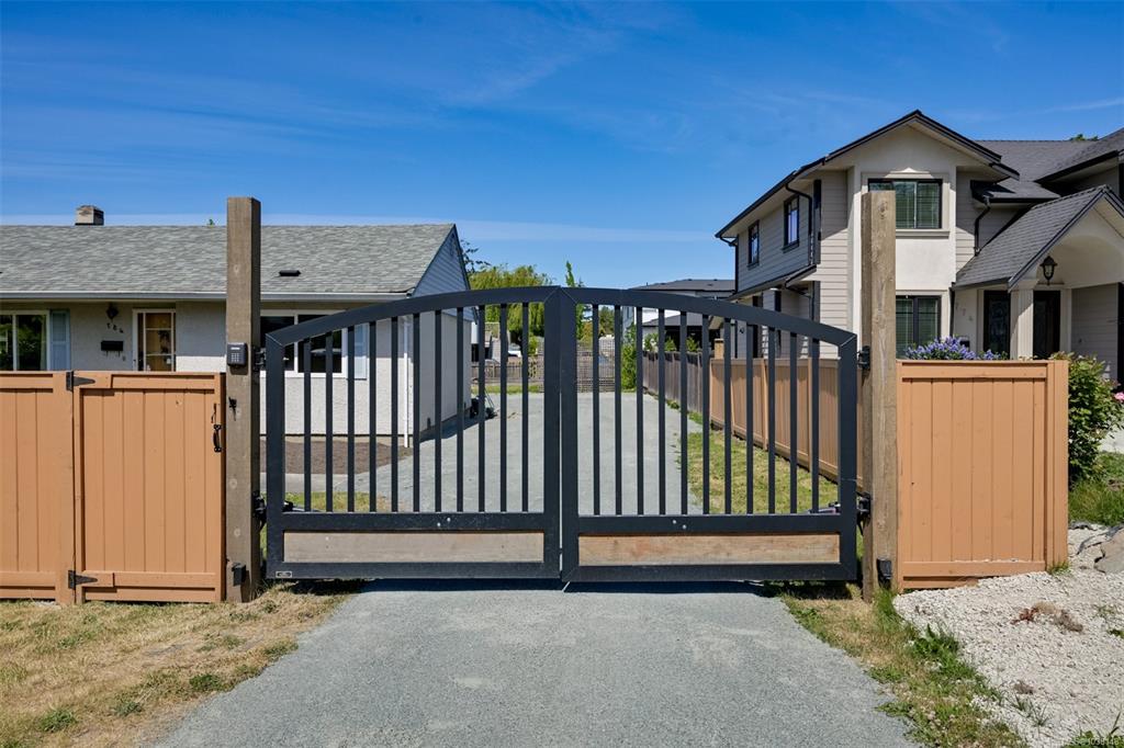 784 Snowdrop Ave, 1038148, BC,