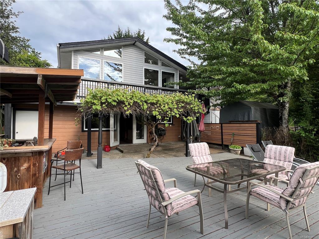9146 West Saanich Rd, 1038163, BC,