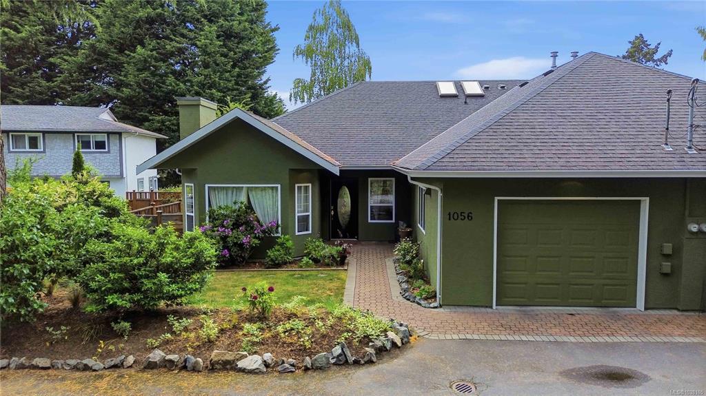 1056 Holly Park Rd, 1038165, BC,